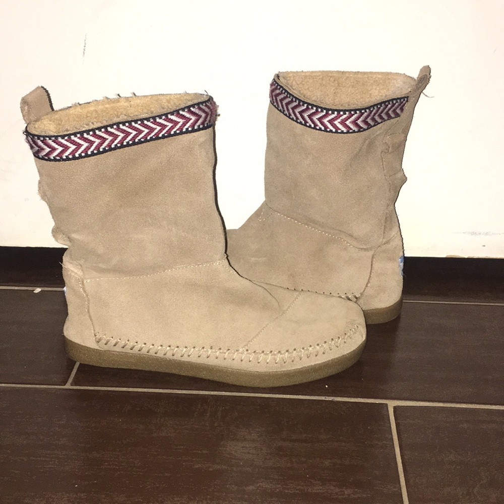 Toms Moccassins Boots, size 6.5